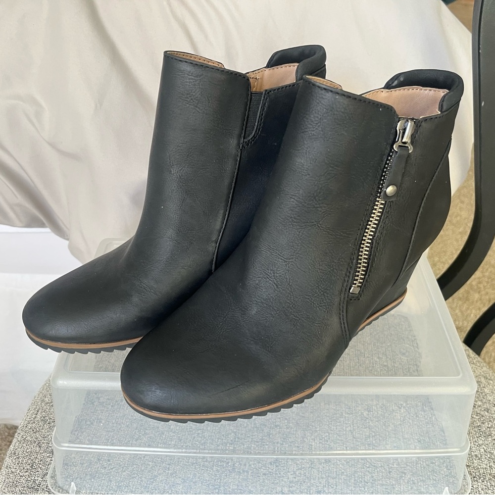 SOUL Naturalizer Black Ankle Booties with Zipper women’s 7.5